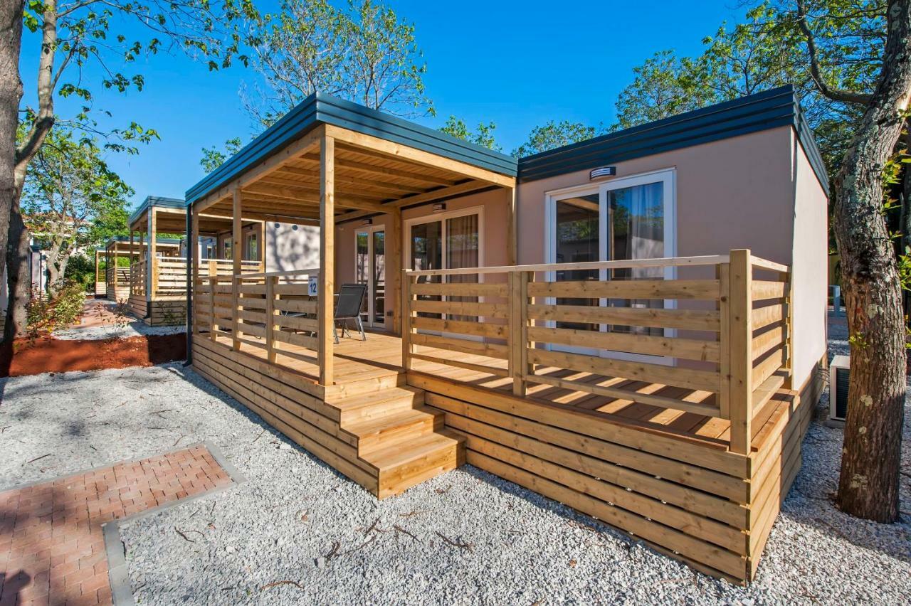 Eurocamp Mobile Homes At Campsite Puntica Funtana Exterior foto