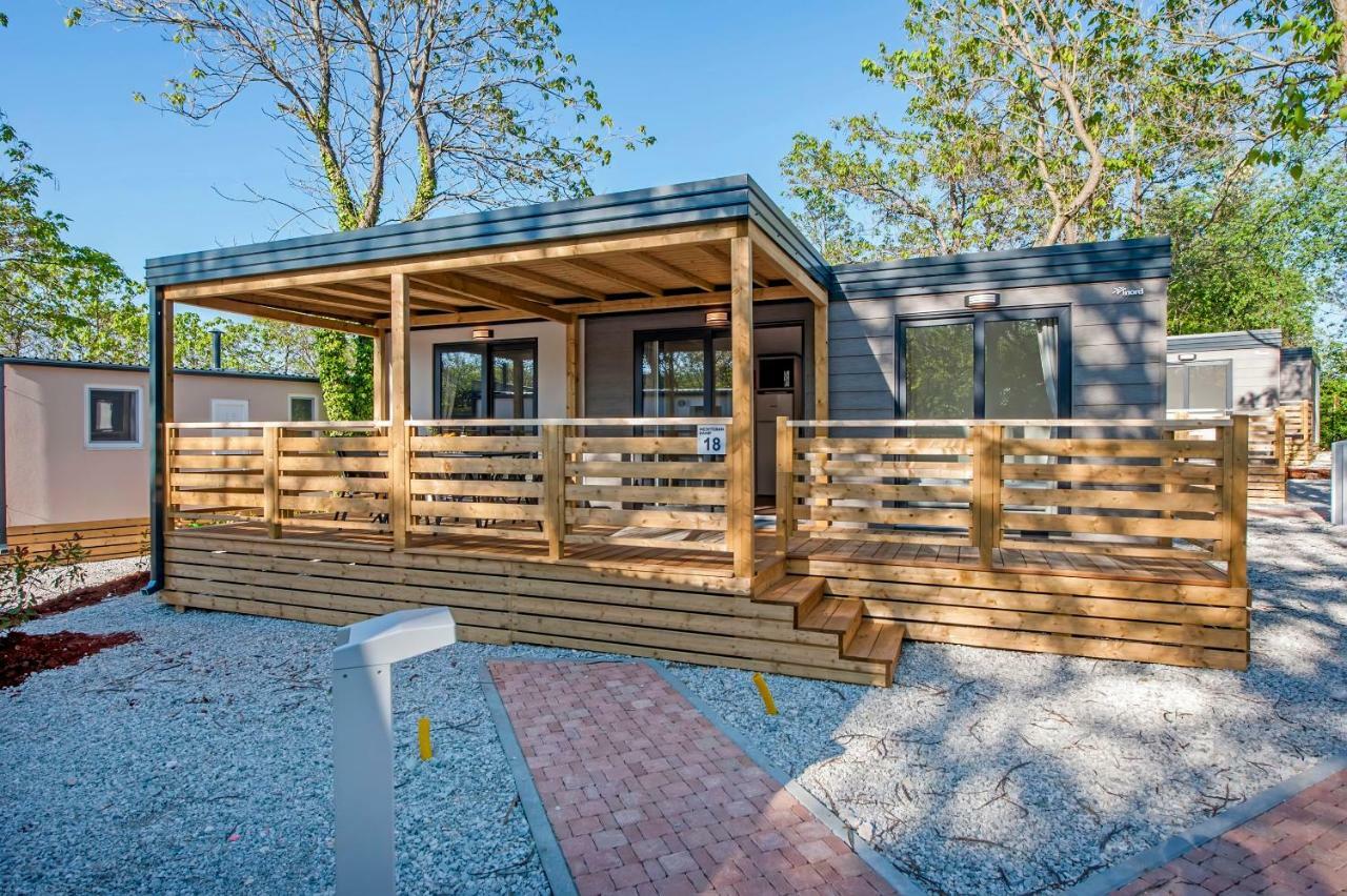 Eurocamp Mobile Homes At Campsite Puntica Funtana Exterior foto